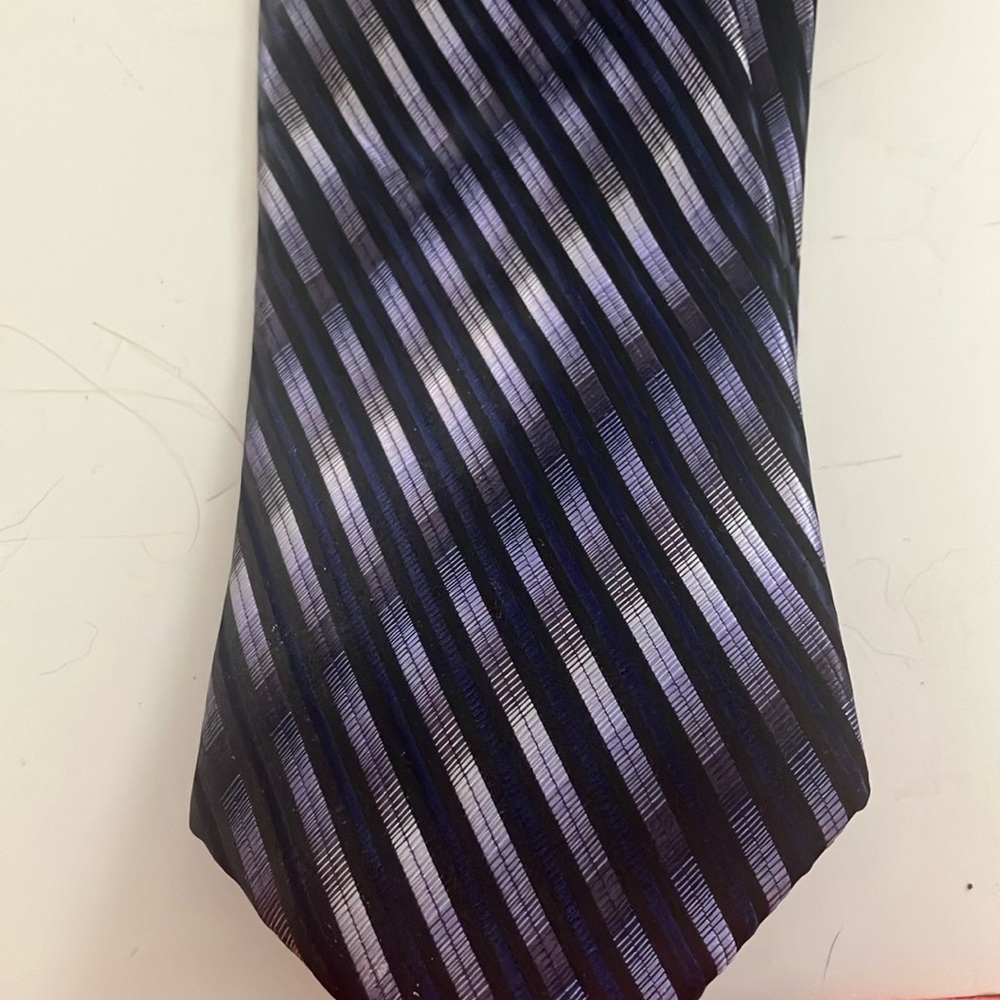 FINAL MARKDOWN Men’s Alexander Julian tie
